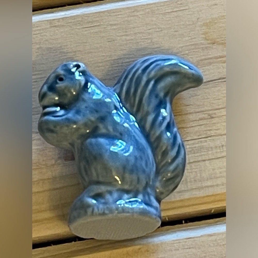 Vintage Wade England Whimsies Red Rose Tea Squirrel Figurine